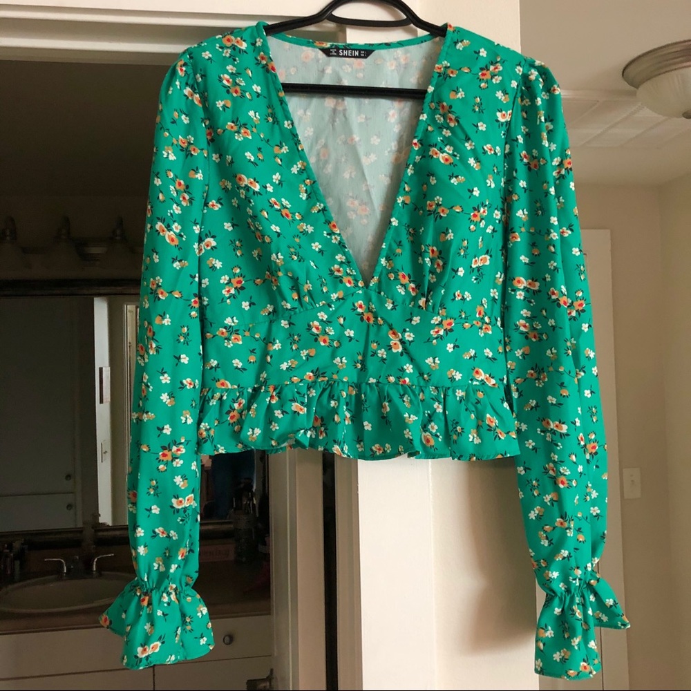 NWOT ruffled crop blouse